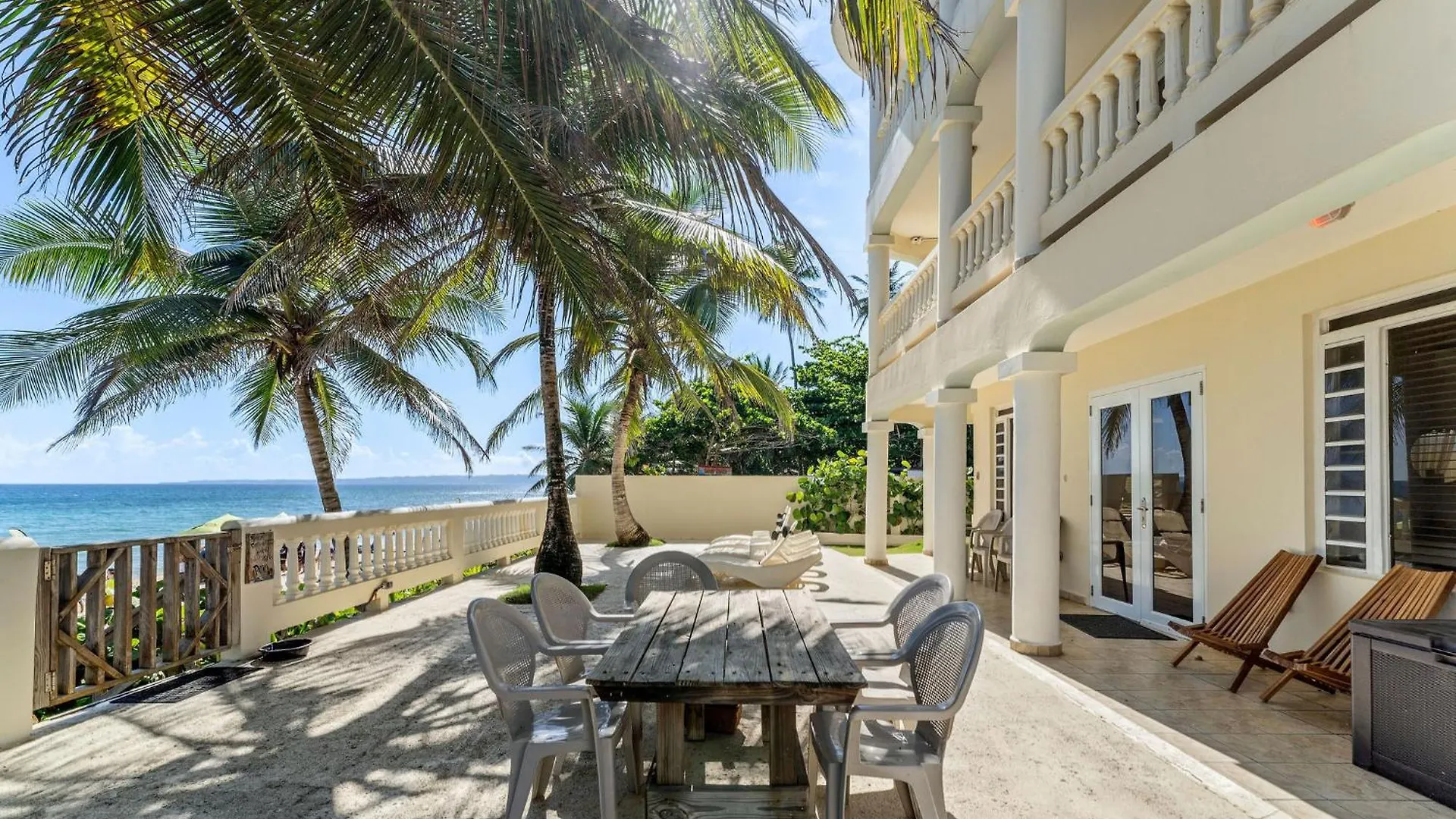 Sandy Beach Villa - Spectacular Setting On The Beach Rincón