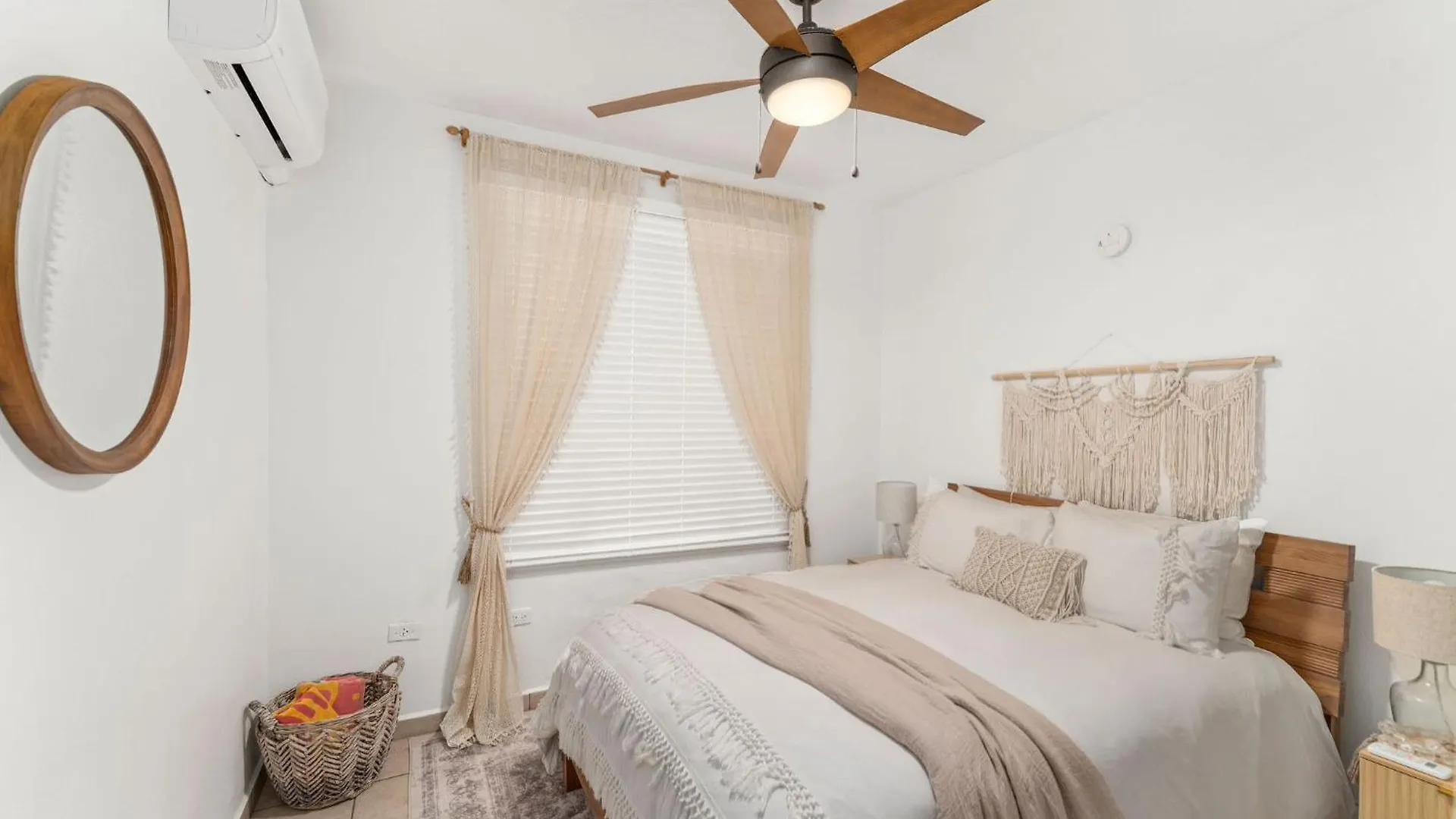 רינקון Sandy Beach Villa - Spectacular Setting On The Beach בית נופש